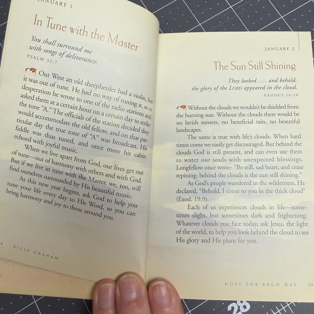 Hope for Each Day Book by Billy Graham Words of Wisdom & Faith hardcover